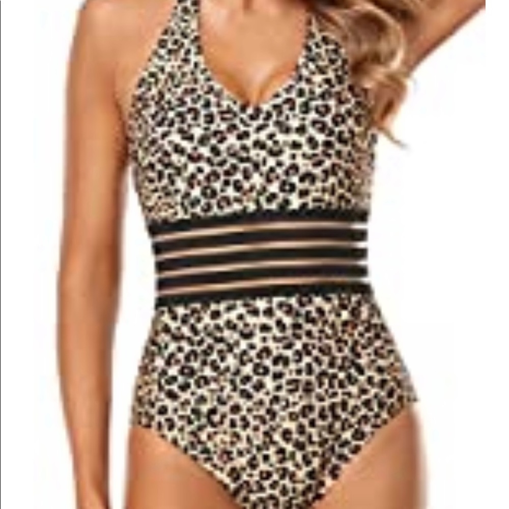 NWT*Woman’s bathing suit size large